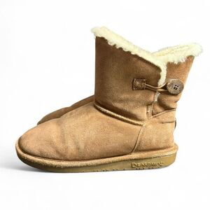 Womens BEARPAW Bailey Button Short Boots SZ 9